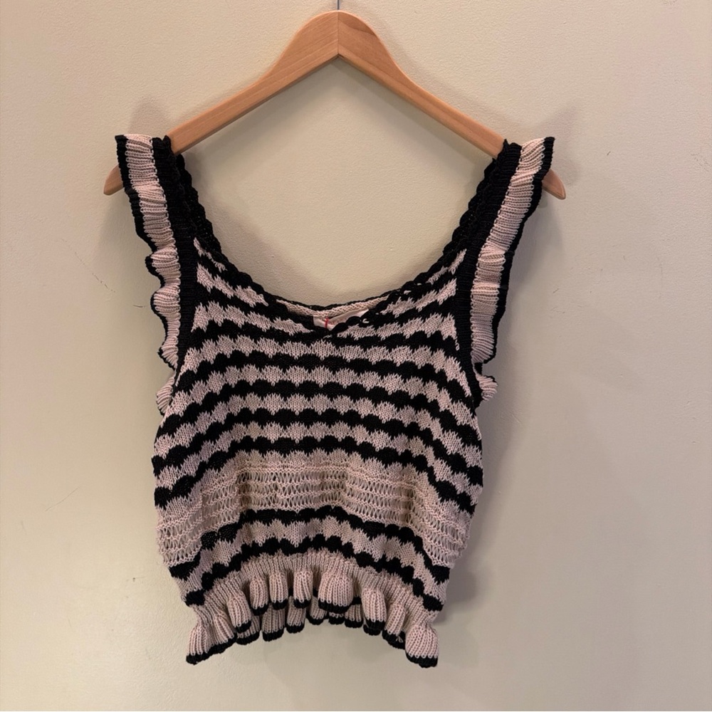 Solitaire Size black & cream striped Knit Tank wine’s size L- NWT